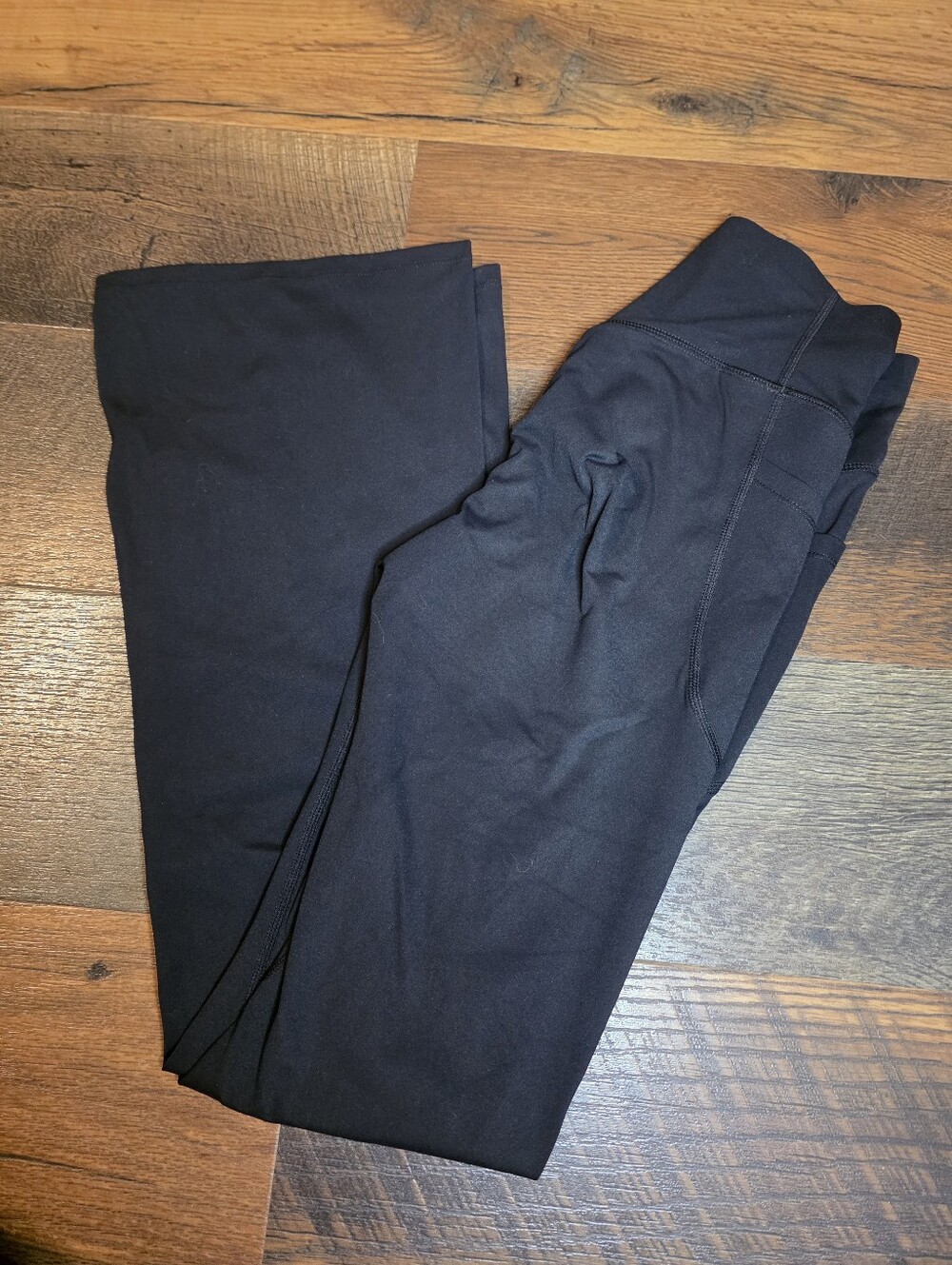 Halara Ultrasculpt XS Petite Black Flare Leggings With Butt Lifting Scrunch